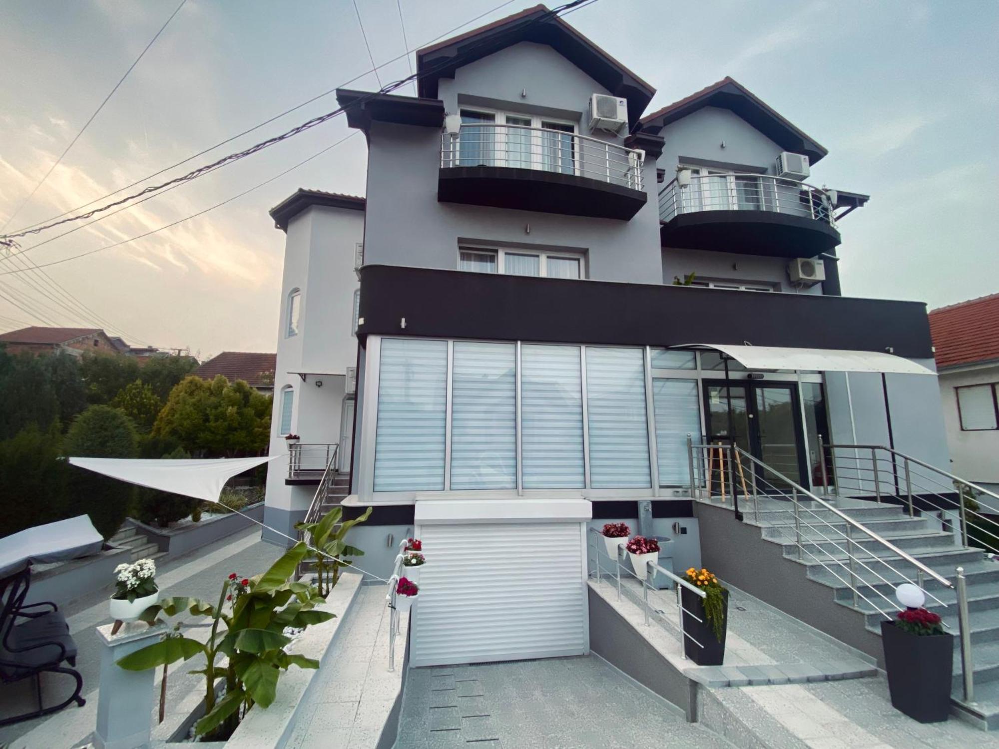 קומאנובו Greenhill Apartments מראה חיצוני תמונה